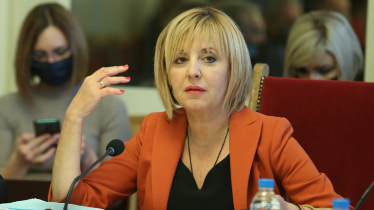 Манолова зарадва възрастните: 490 лева стана минималната пенсия