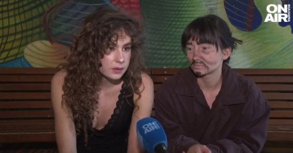 Щерката на Радев скандализира със снимки: изрусена, полугола, с тату до гърдите