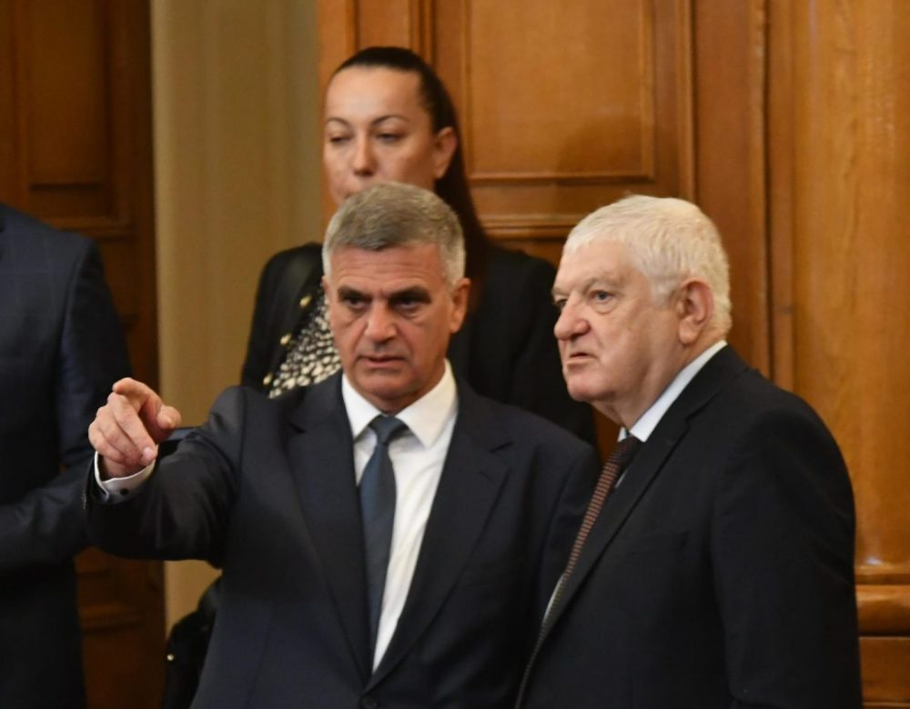 Янев се врътна за подкрепата за Габровски: Трябва още нещо да го питам