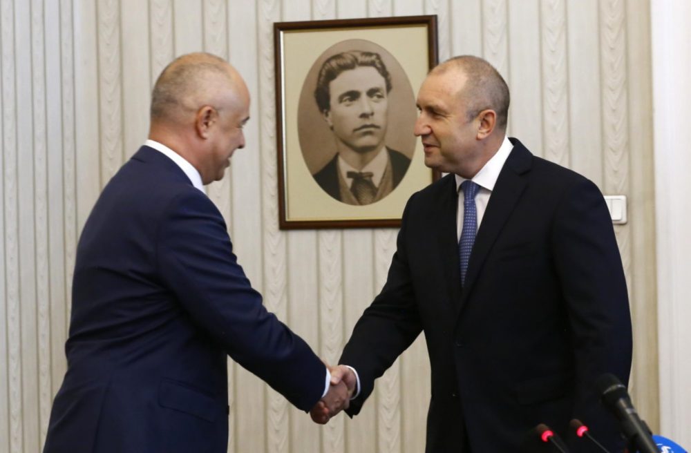 Свиленски набоде Румен Радев с рогата, които той му сложи: Три месеца ни губи времето!