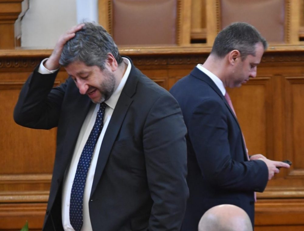 Домбровскис влезе в ТВ и разсипа Кирил Петков и ДБ! Не неприетите закони, а тяхната инфлация спира България