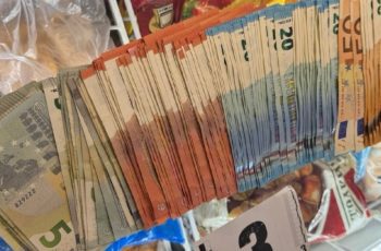 Полицейски рейд в село Трайково: Тефтери с имена и цифри открити в кметството