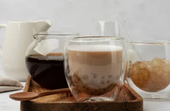 Битката на температурите: Истината за кофеина и антиоксидантите в кафето